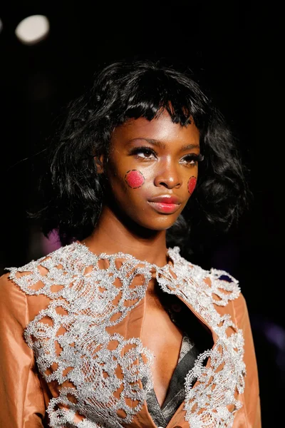 Look 25